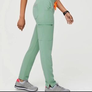 Womens FIGS SCRUBS YOLA Pants JADE Size Medium Petite